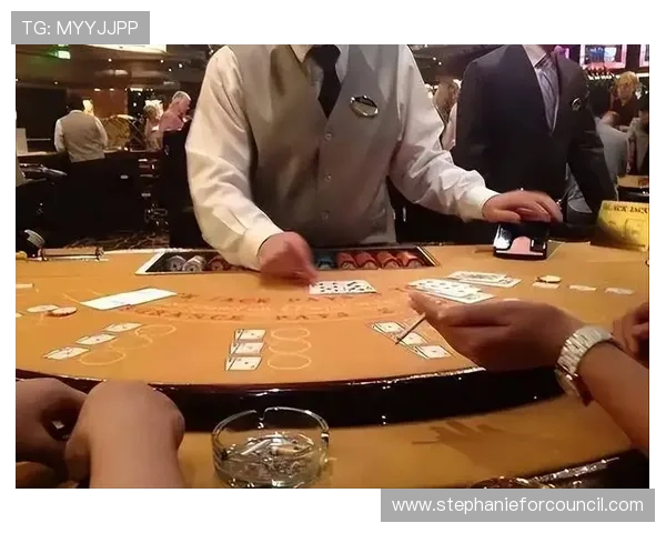 澳门的赌场除了大型赌桌之外还有哪些新兴的娱乐项目值得关注